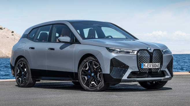 BMW tërheq 14 mijë makina EV të tipit iX, i4 dhe i7
