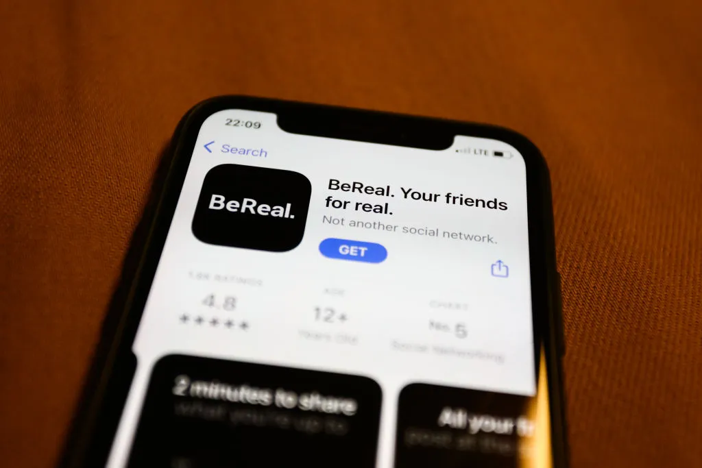 ‘BeReal’, rrjeti më i ri social ka arritur tashmë 23 milion përdorues në ditë, mes tyre shumë të famshëm
