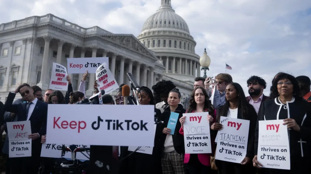 Karrierat e ndërtuara në TikTok nën kërcënim: Çfarë do të ndodhë me influencerat?