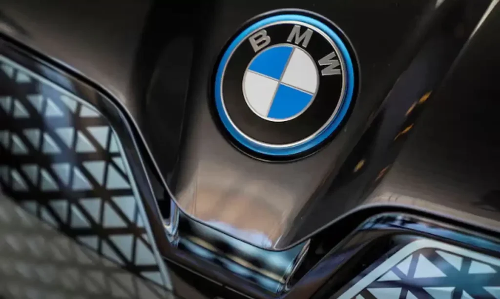BMW do të integrojë sistemin e lidhjes inteligjente Huawei në makinat e saj në 2026