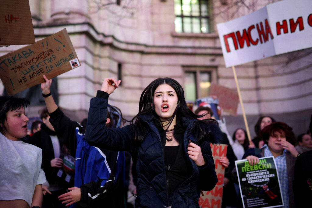 “Askush nuk na dëgjoi” – Pse Gen Z po udhëheq protestat në të gjithë Europën?